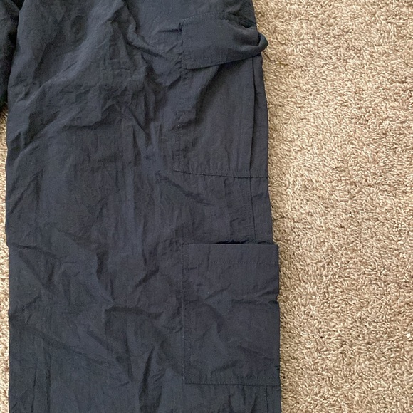 Tilly’s | NWT Black Light Weight Cargo Pants - Picture 7 of 8